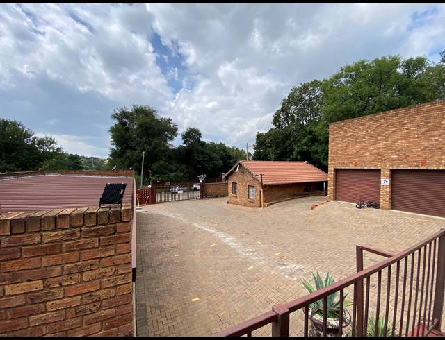2 BEDROOM APARTMENT FOR SALE IN SOUTH CREST